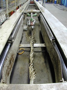 Destruction testing of a high performance steel wire crane rope.